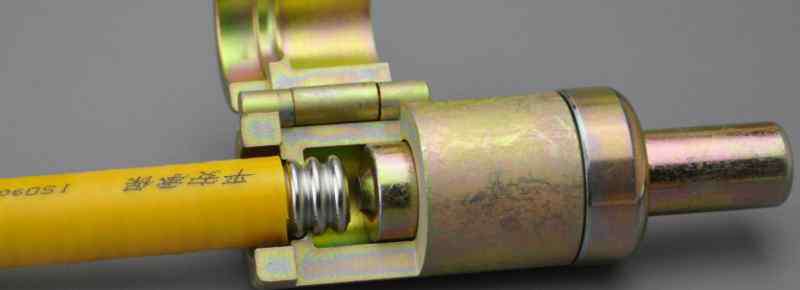 燃气管接头安装示意图 天然气波纹管接头接法是什么