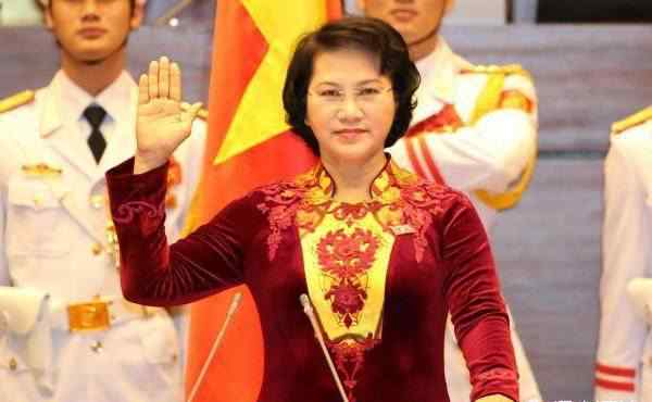 越南是什么制度的国家 越南的国家主席和总理, 哪个权利大, 是怎么排名的?