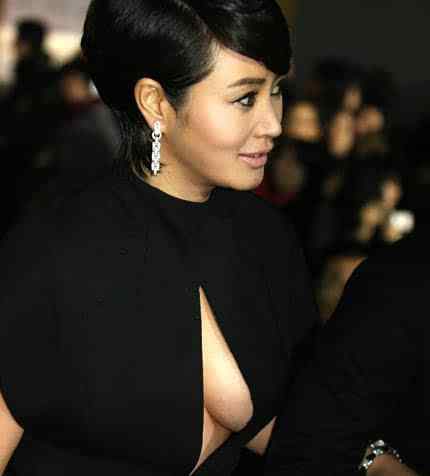 崔如真 10大韩国性感女明星为抢镜红毯露沟的惊艳瞬间