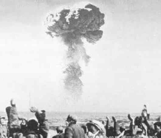 中国核武器 中国第一颗原子弹爆炸，第一个通知的谁？此国至今都不敢招惹我国