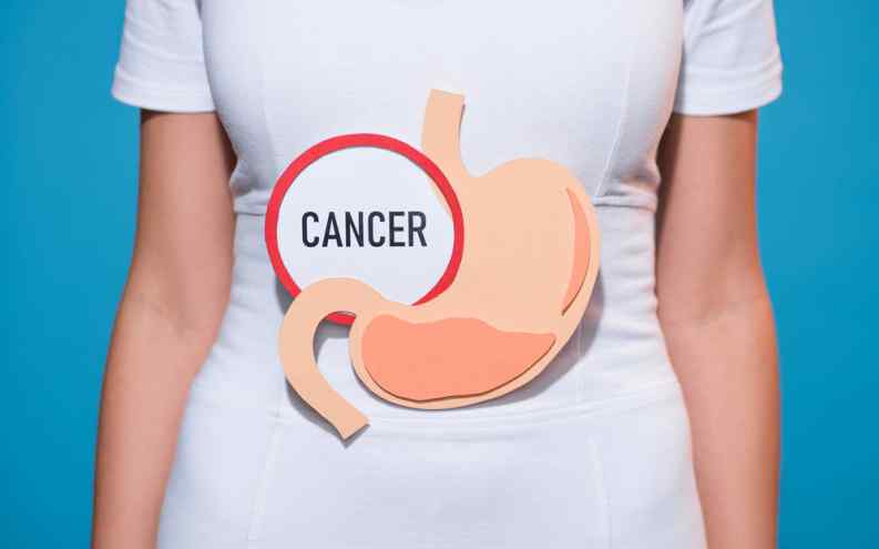 胃癌快死的前兆 90％的胃癌，一发现就是中晚期！饭后4个表现是前兆，别以为只是小毛病