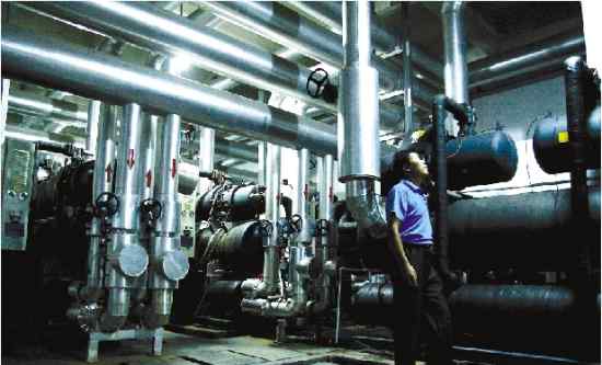 水源热泵中央空调 湘潭一广场采用水源热泵中央空调年节电375万度