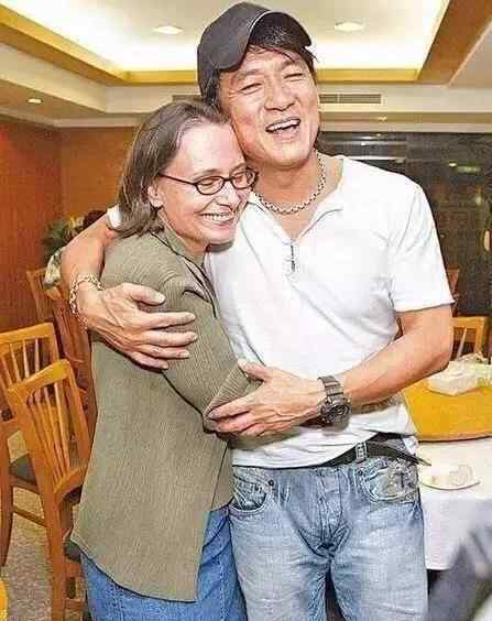 周华健妻子 周华健和他的美国老婆：被嘲夫妻像母子，现在34年仍不离不弃