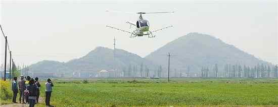 打农药的小直升飞机多少钱 农场主花210万元买直升机洒农药 一年维护费5万