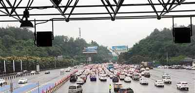 国庆首日高速 国庆首日 重庆高速 车流量突破 150万辆