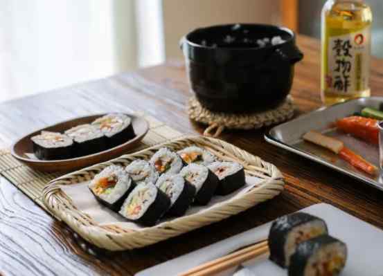 寿司用竹帘怎么卷图解 一定要看的日式寿司卷的知识点，包你学会