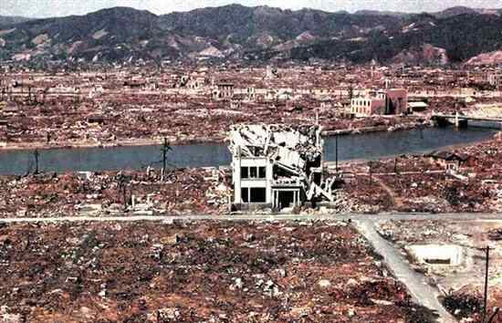 美国什么时候向日本投原子几颗 美国投向日本的第三颗原子弹在哪？到底有几颗原子弹在日本爆炸！