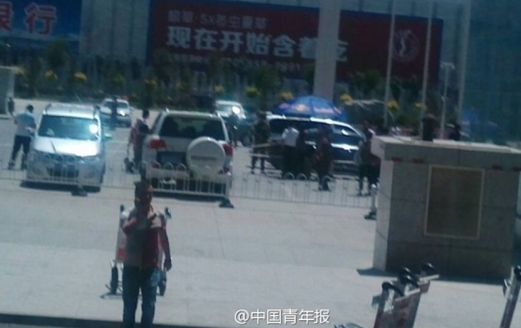 青海西宁市曹家堡机场停车场发生爆炸